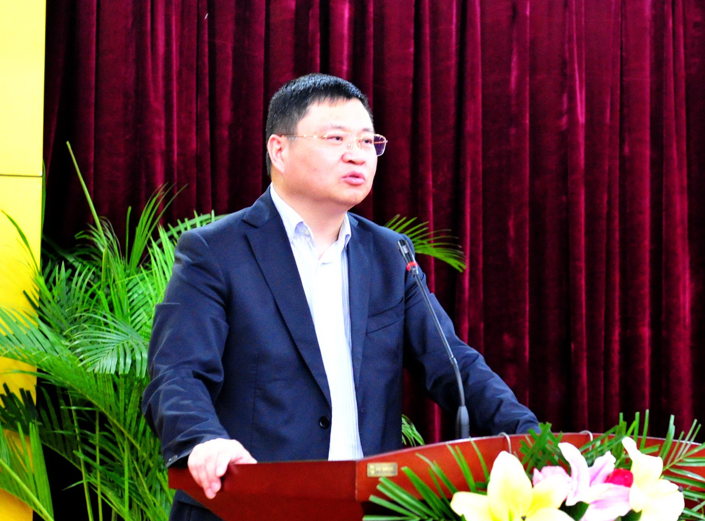 易事特董事长何思模