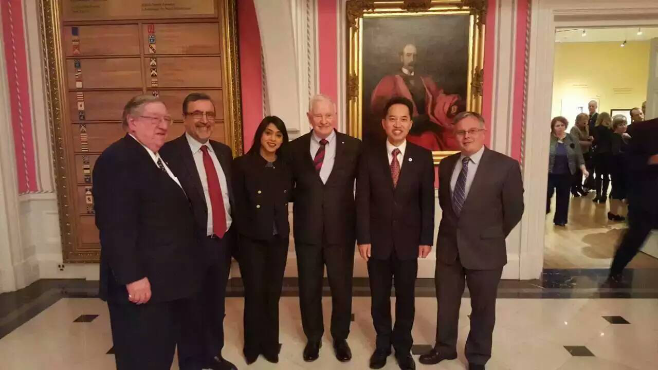 加拿大首席科学家陈忠伟教授