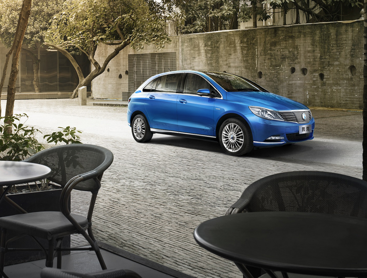 新能源汽车政策不断加码 销量环比下滑依然向好