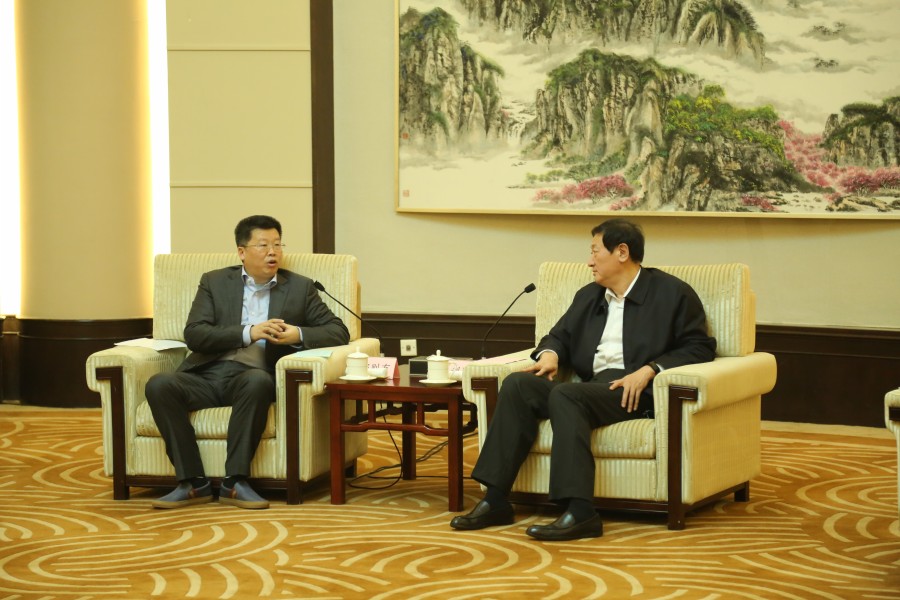 沈阳市长潘利国与邱则有会见座谈