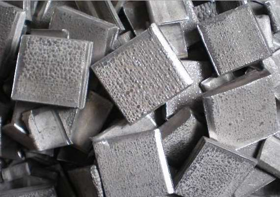 高库存推动镍价大跌 翻身希望渺茫