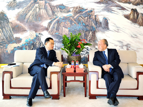 长安汽车总裁朱华荣到访万向集团 鲁冠球谈战略合作