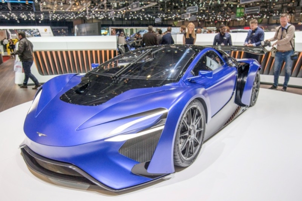 中国企业Techrules展出的酷炫概念车引人驻足