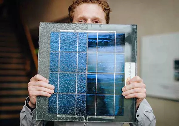 荷兰最美太阳能自行车道 夜晚繁星在脚下闪烁