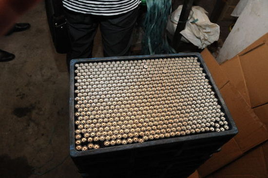 厦门海关查获数万块“三无”电池