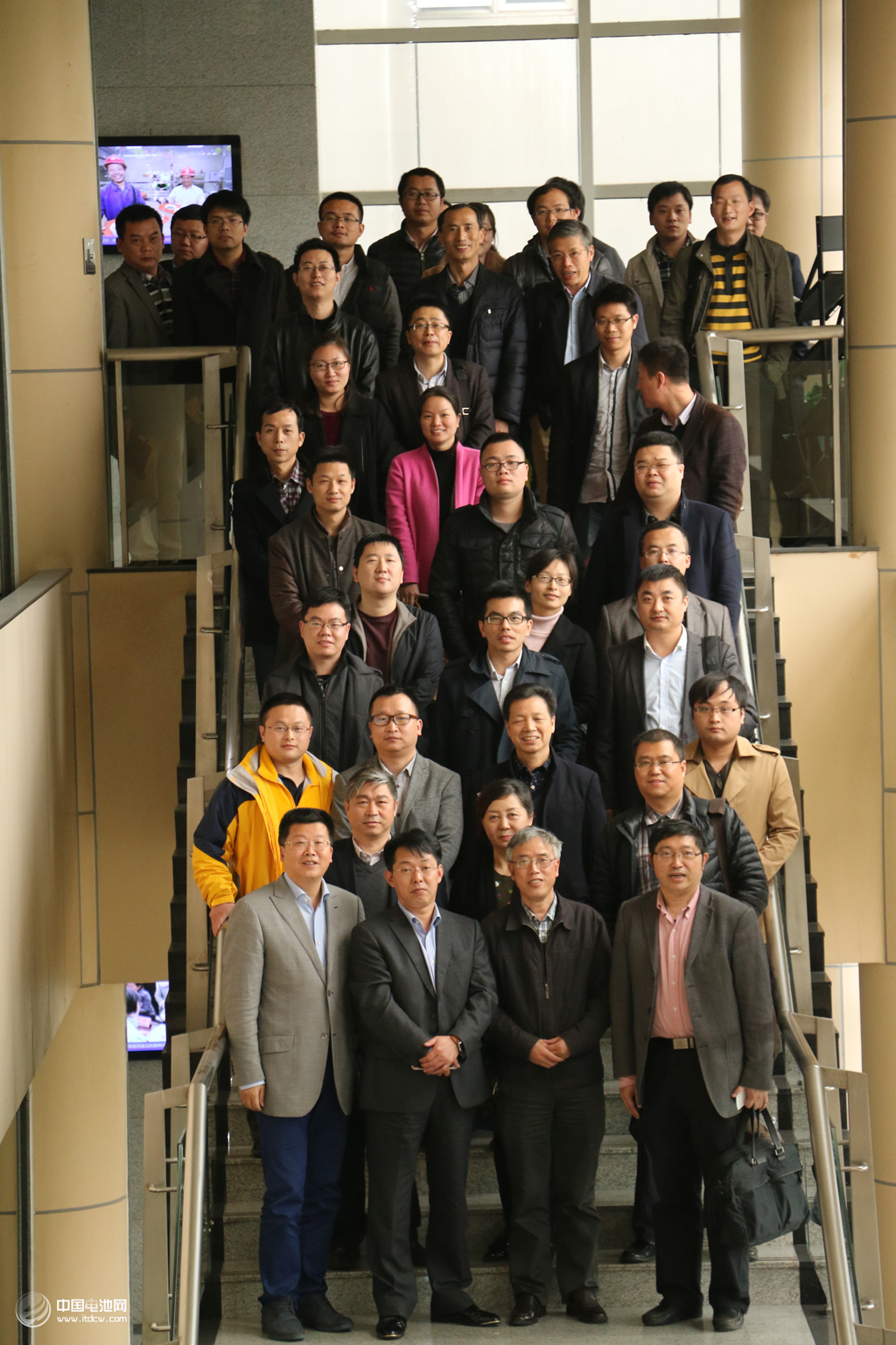 锂电产业发展路线主题沙龙长沙举行  与会者合影