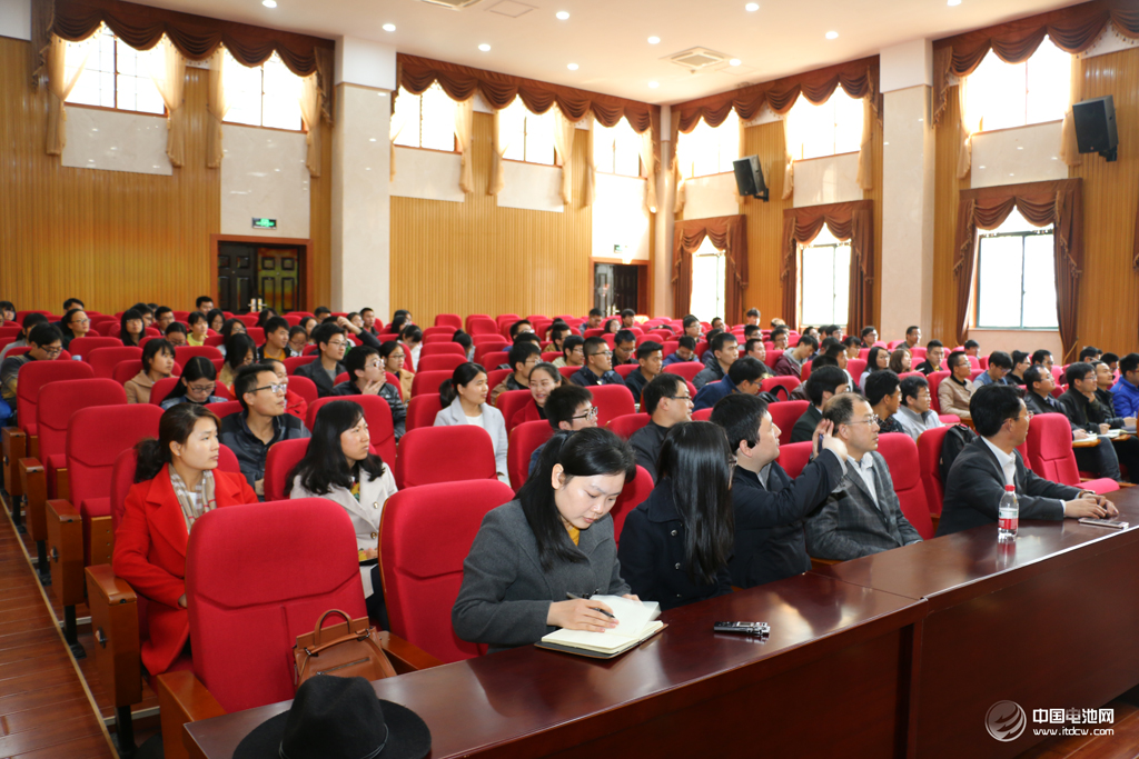 锂电新能源产业链调研团一行在中南大学做专题报告