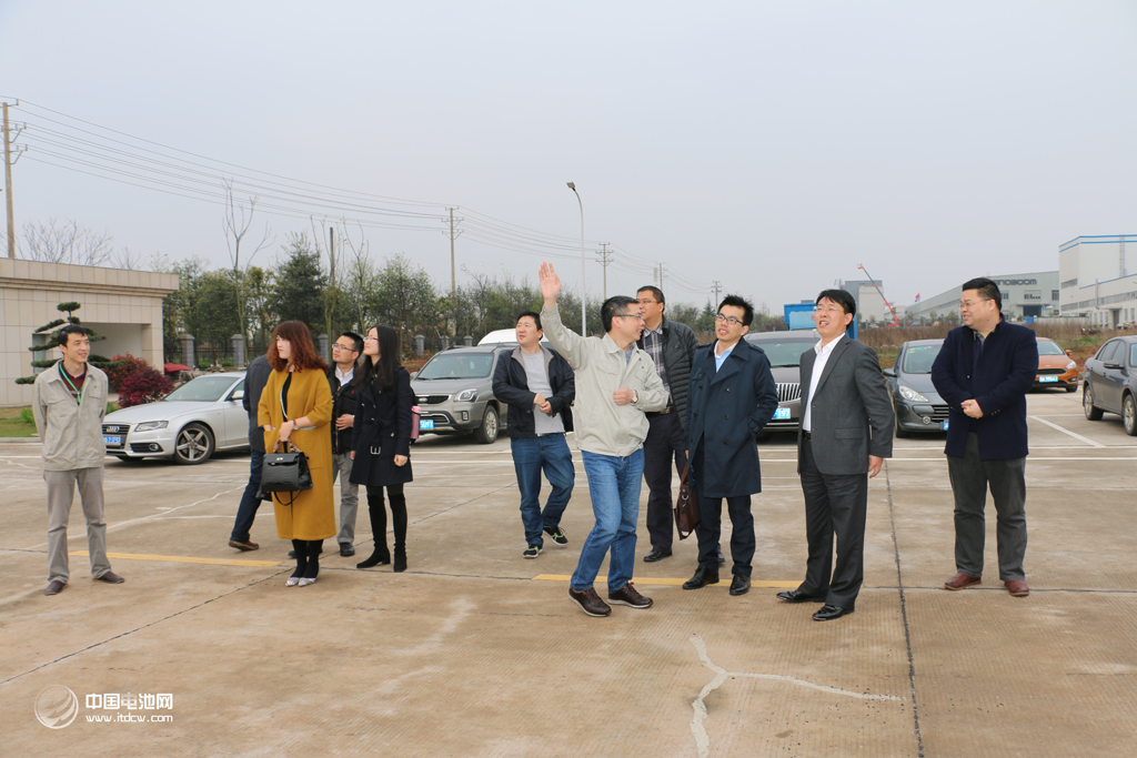 IMG_8662.JPG 调研团一行与杉杉能源相关领导合影留念