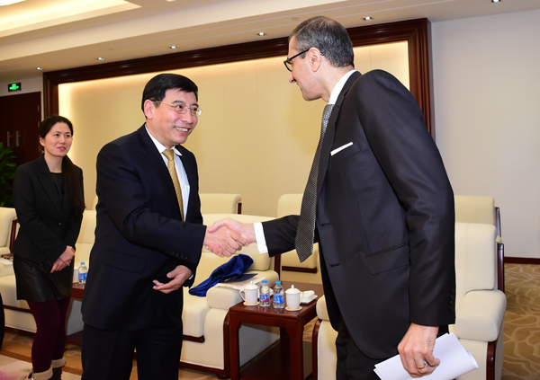 工信部部长苗圩会见诺基亚集团总裁 交流大数据、物联网 工信部部长苗圩会见诺基亚集团总裁 交流大数据、物联网