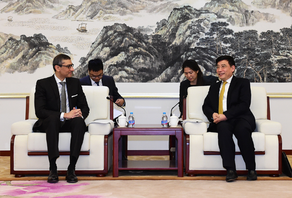 工信部部长苗圩会见诺基亚集团总裁 交流大数据、物联网 工信部部长苗圩会见诺基亚集团总裁 交流大数据、物联网