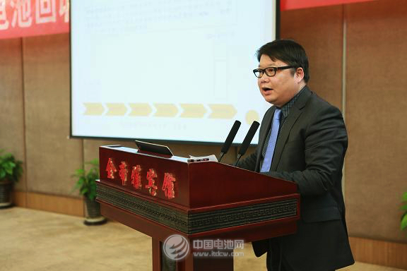 赣州市豪鹏科技有限公司总经理区汉成主持会议 赣州市豪鹏科技有限公司总经理区汉成主持会议