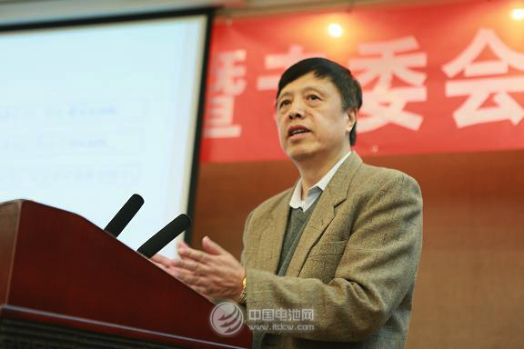 中国物资再生协会常务副会长、资源强制回收产业技术创新战略联盟刘强理事长发言 中国物资再生协会常务副会长、资源强制回收产业技术创新战略联盟刘强理事长发言