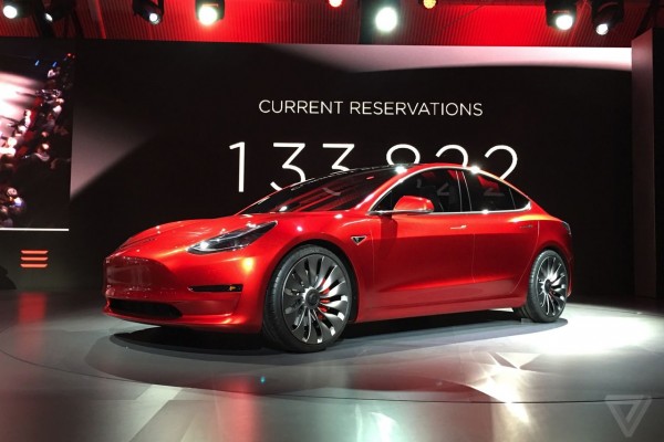 特斯拉Model 3预订火爆 1天卖出18万辆
