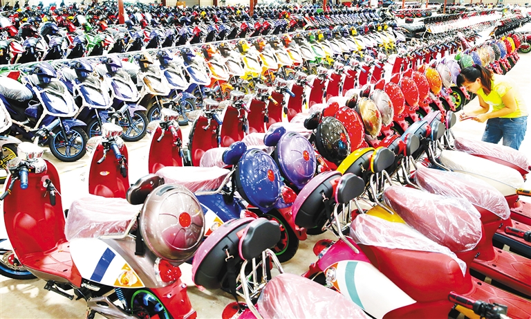 2015年1－12月我国累计生产电动自行车3003.1万辆