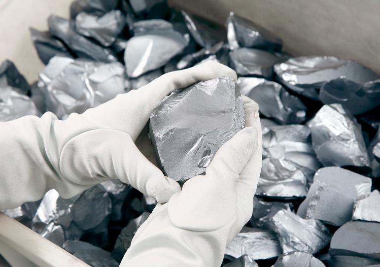 王勃华：2015年国产多晶硅产量超16.5万吨 无需依赖进口