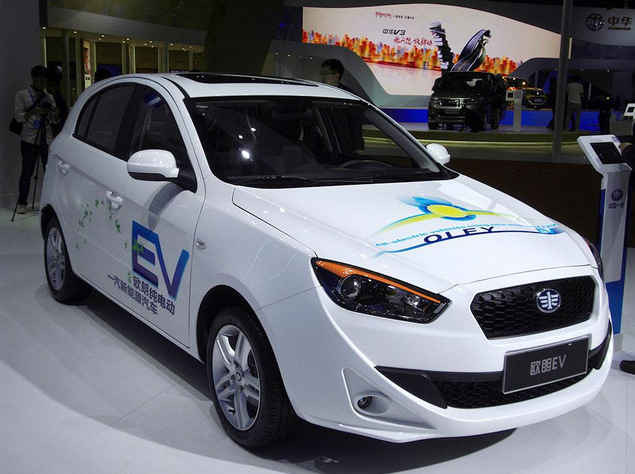 网传新能源车补贴新政引争议 亟待反思