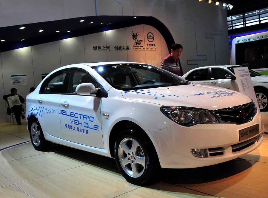 上汽集团去年净利润298亿增长6.5% 拟10派13.6元