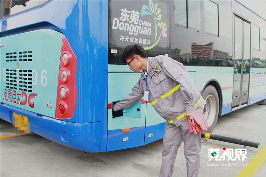 东莞巴士购进265辆纯电动公交车 首批28辆投入使用