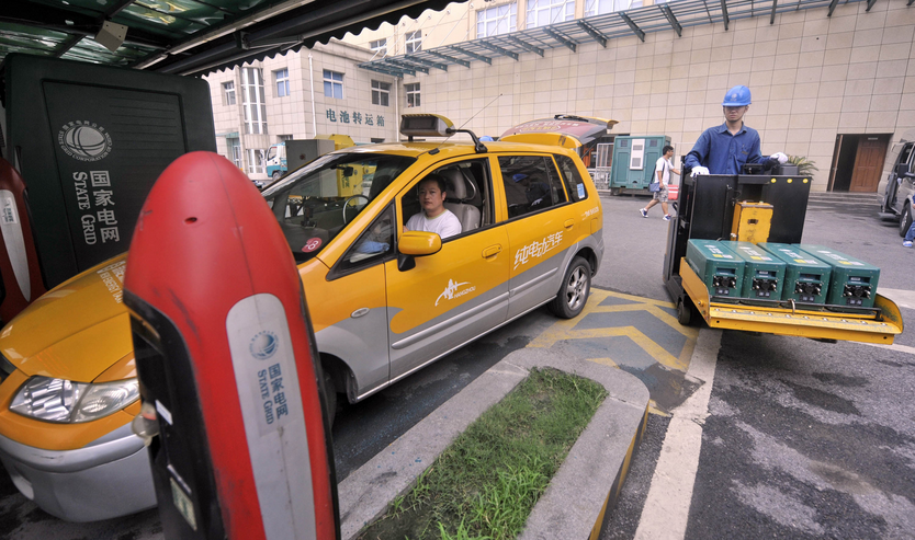 国际电动车业专家看好中国市场 规模化促电池价格降低