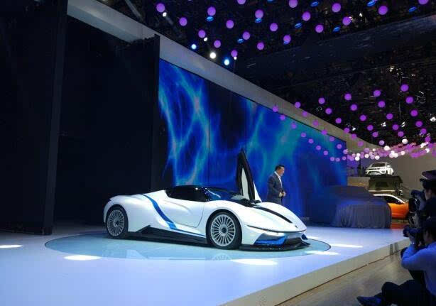 北汽集团发布 新能源跑车“ARCFOX-7”