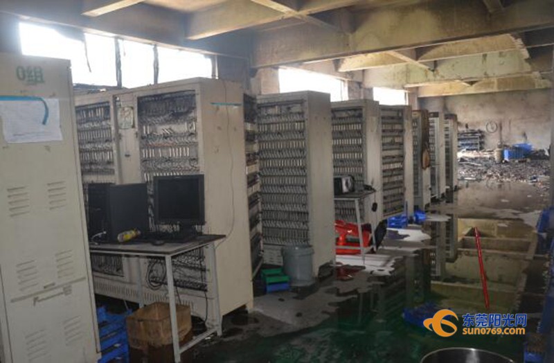 广东深圳：中准能源废旧圆柱锂电池堆冒烟起火 无伤亡