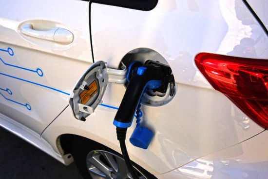 聚焦新能源汽车发展前景 合力破解新能源汽车发展的痛点