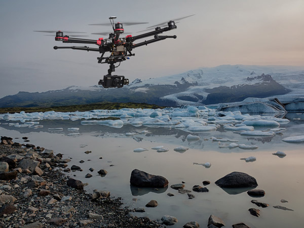 机构报告显示美国无人机12个月销售额翻番