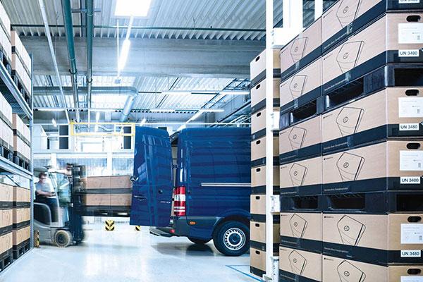 奔驰家用电池向公众推出 售9000美元 