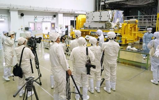 国际空间站将采用日本产电池 日宇航机构展示装载过程