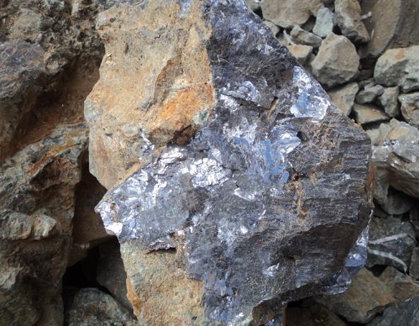 锌矿供应紧张加剧 冶炼产能受限渐显