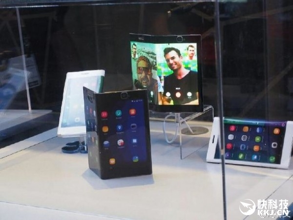 屏幕主板电池都能弯曲！联想展示真正柔性手机