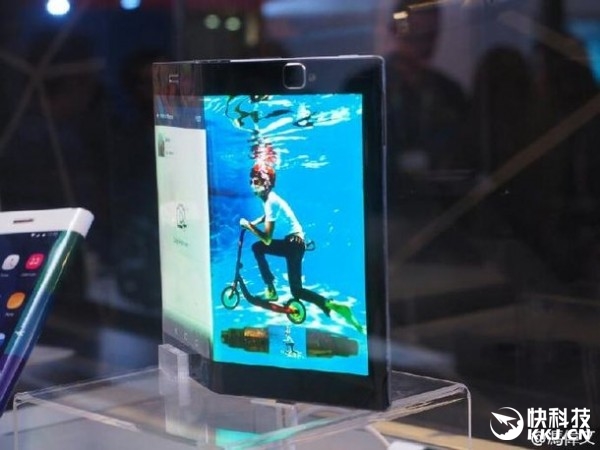 屏幕主板电池都能弯曲！联想展示真正柔性手机