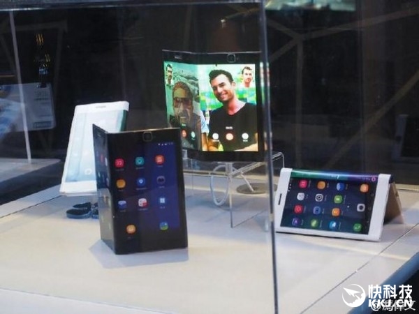 屏幕主板电池都能弯曲！联想展示真正柔性手机