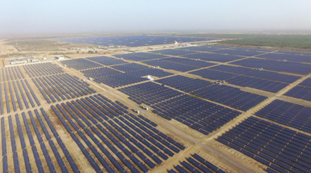 中兴能源巴基斯坦300兆瓦光伏电站航拍实景图