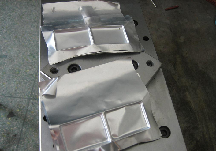 新能源汽车爆发增长 铝塑膜望接力锂电池炒作