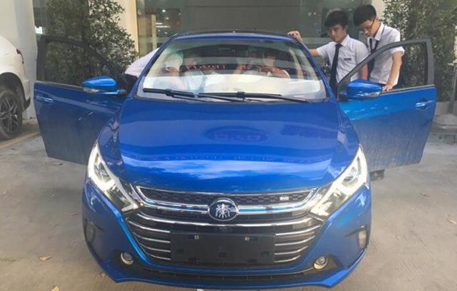 比亚迪秦100实车曝光