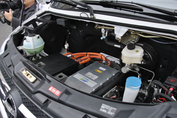 动力电池市场持续井喷 三分天下后谁家能独大？