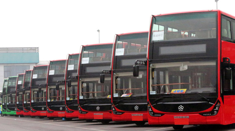 国内首条电动双层观光车线路绽放银隆“中国红”