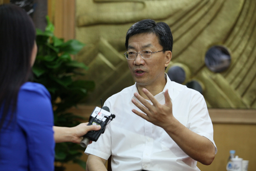 怀进鹏：国家动力电池创新中心将推动制造业从跟跑到领跑