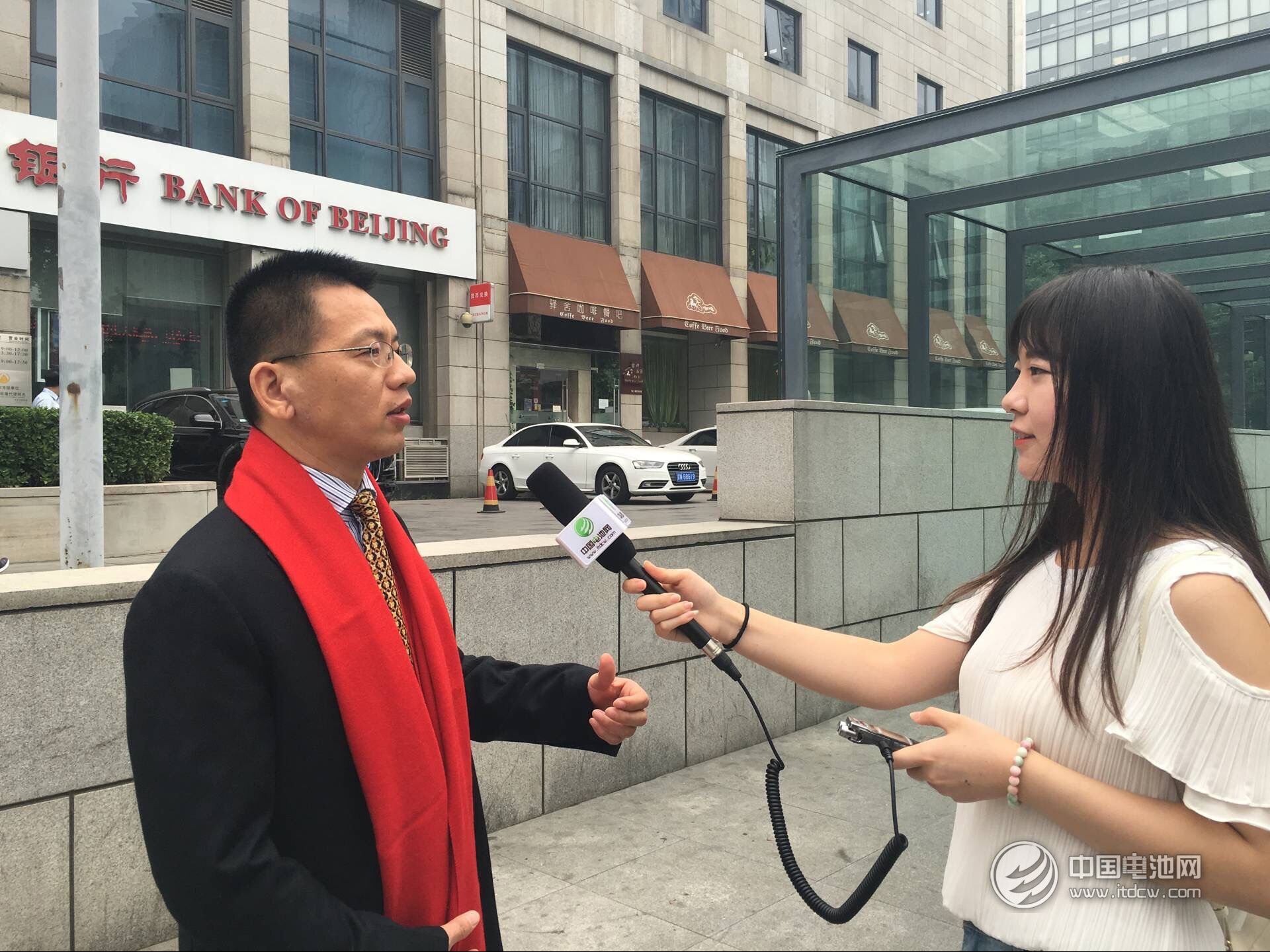 惠强新材董事长王红兵接受中国电池网采访