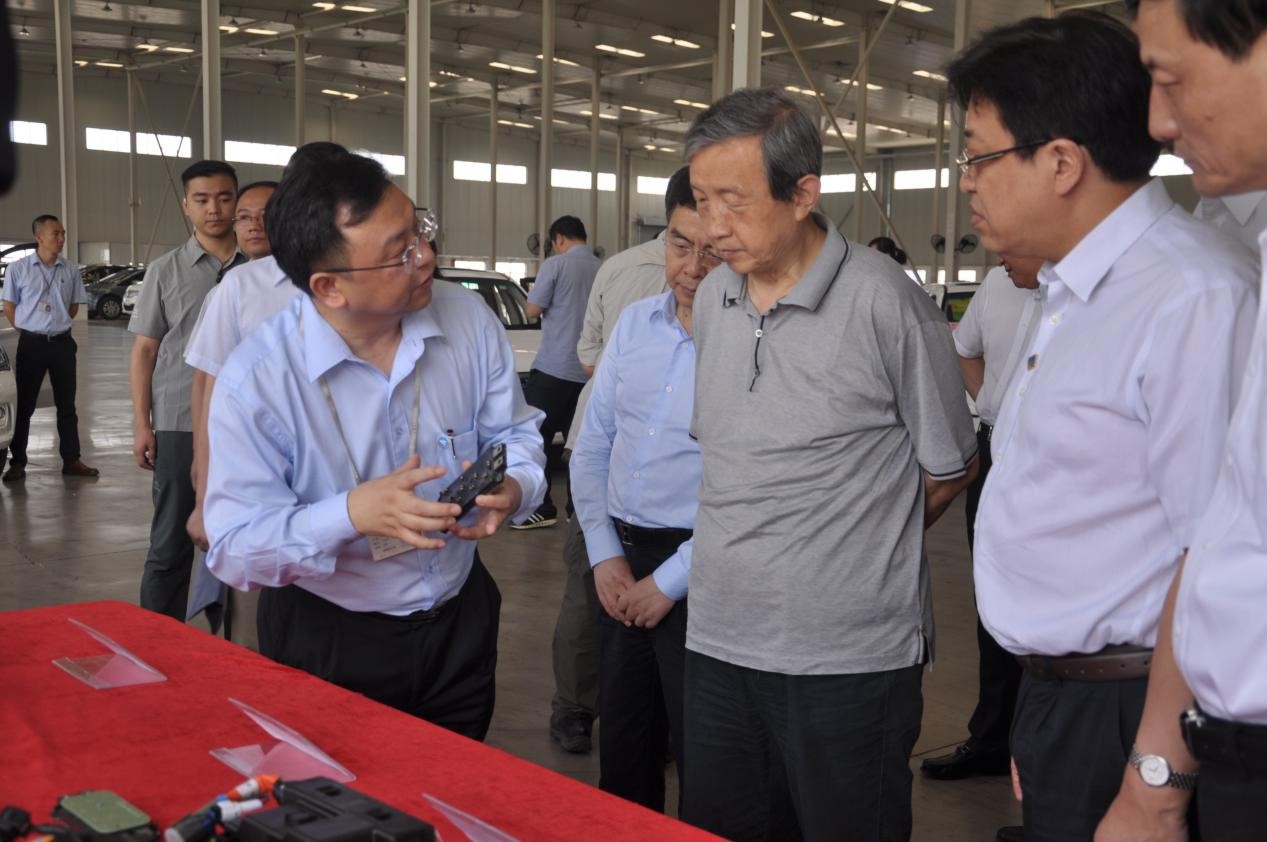 比亚迪董事长王传福重点介绍比亚迪新能源汽车技术