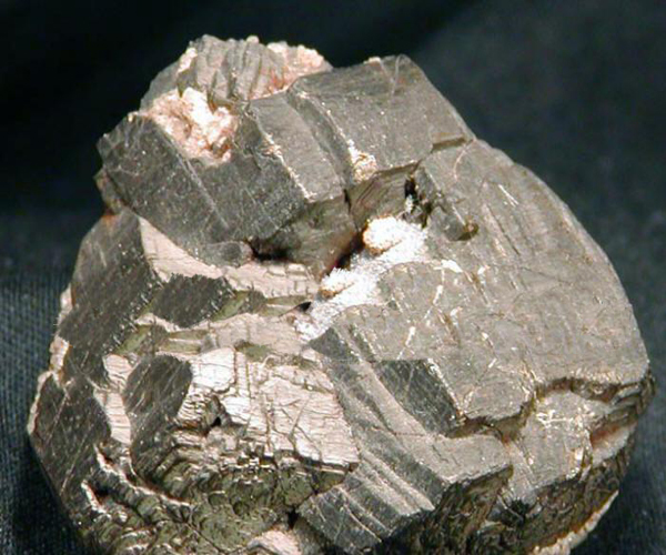 镍价涨势恐不敌高库存 供应过剩料拖累铜铝价格