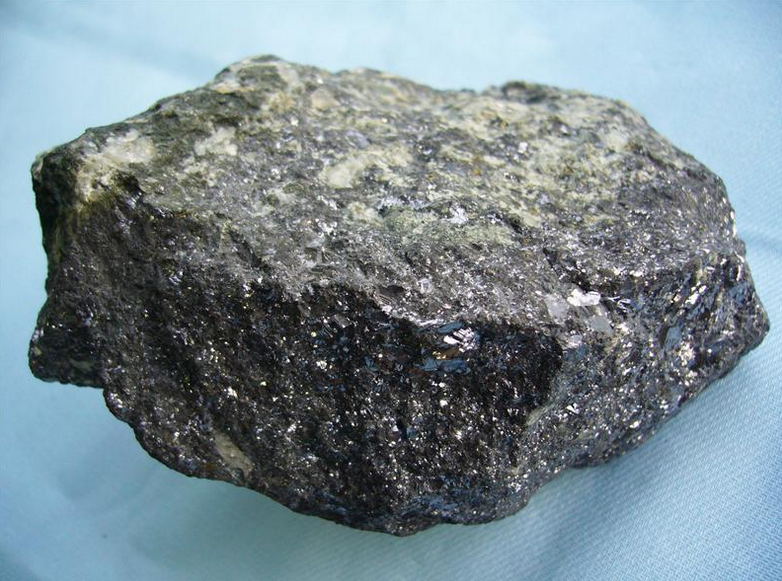 铅锌景气度有所回升 精矿供应略显紧张 铅锌景气度有所回升 精矿供应略显紧张