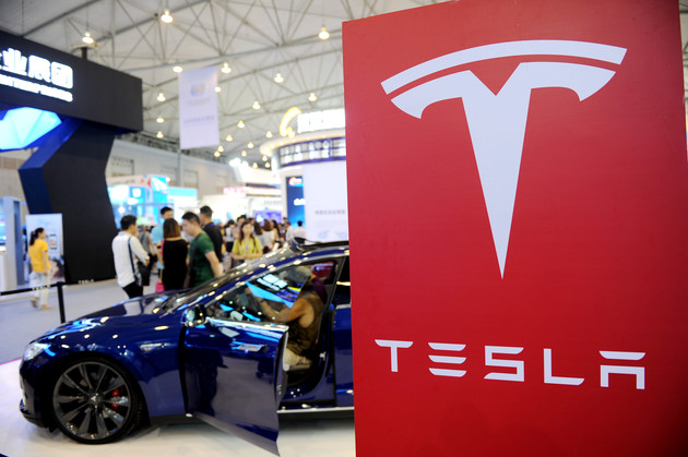 特斯拉自动驾驶遭遇中国“首撞” 互联网汽车风口或再延迟