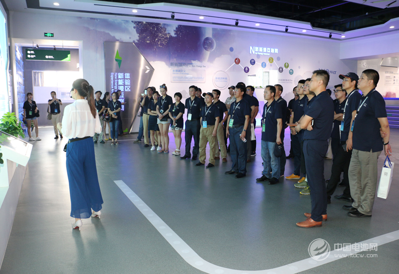电池百人会企业家参观中国新能源生态科技馆