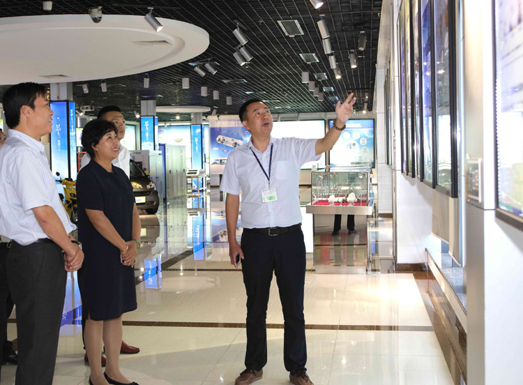 吉林瀚星集团副董事长方长丽一行参观考察银隆新能源