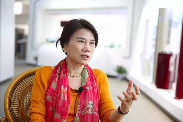  格力35条公告刷屏！董明珠130亿收购银隆