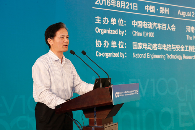 中国工程院秘书长、院士 钟志华