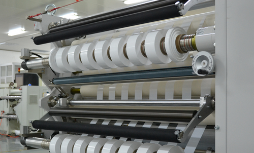 产业资本热捧锂电池隔膜 多家公司业绩明显增厚