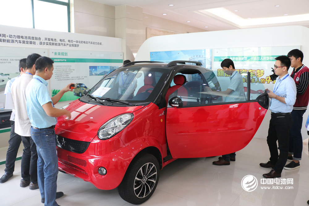 中国新能源全产业链锂想峰会嘉宾参观多氟多工厂